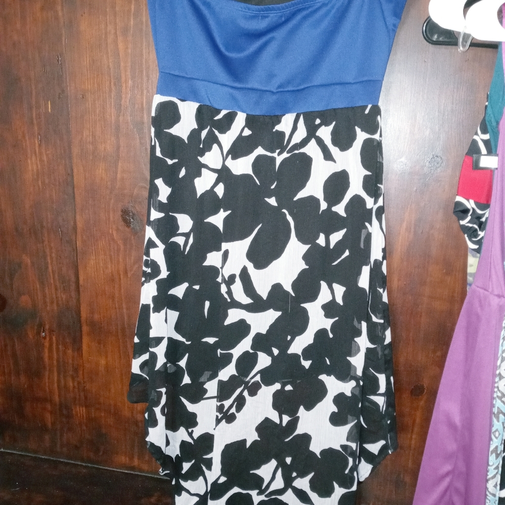 Dress - Picture 2 of 3